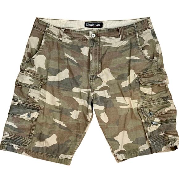 Camoflauge Cargo Iron Co Shorts Size 38 - Picture 1 of 3
